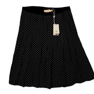 NWT Tory Burch black pleated polka dot skirt. Size 14